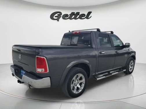Granite Crystal Metallic Clearcoat 2017 RAM 1500 Laramie