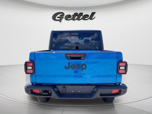 Hydro Blue Pearlcoat 2026 Jeep Gladiator Sport S