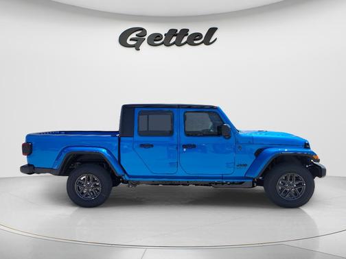 Hydro Blue Pearlcoat 2026 Jeep Gladiator Sport S