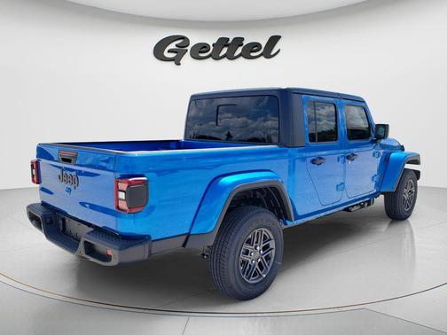 Hydro Blue Pearlcoat 2026 Jeep Gladiator Sport S