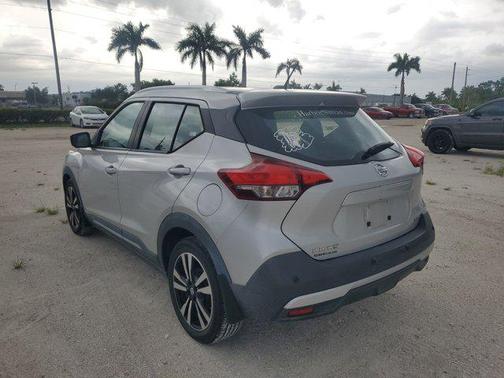 2020 Nissan Kicks SR