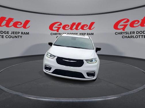 2025 Chrysler Pacifica L