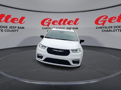 2025 Chrysler Pacifica L