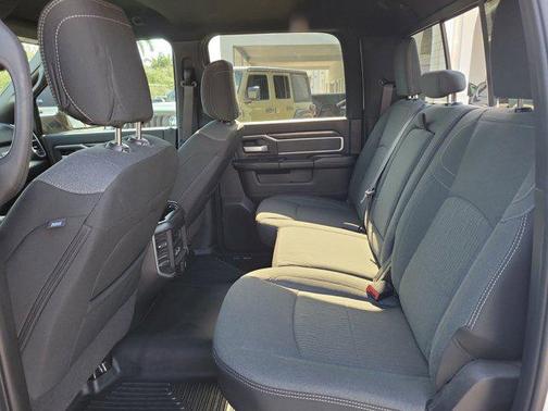 2022 RAM 2500 Big Horn Crew Cab 4x4 6'4' Box