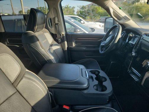 2022 RAM 2500 Big Horn Crew Cab 4x4 6'4' Box