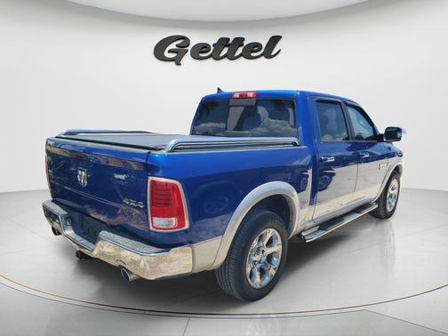 Blue Streak Pearlcoat 2017 RAM 1500 Laramie