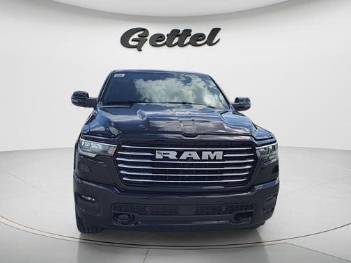 Diamond Black Crystal Pearlcoat 2026 RAM 1500 Laramie