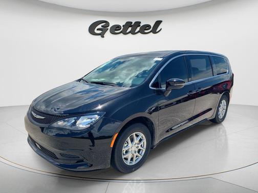 diamond black crystal pearlcoat 2027 Chrysler Pacifica LX