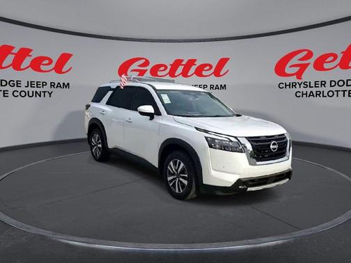 2025 Nissan Pathfinder SL FWD