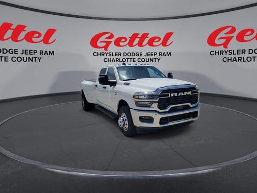 2025 RAM 3500 Tradesman Crew Cab 4x2 8' Box