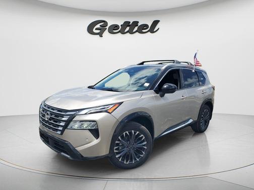 Champagne Silver Metallic/Super Black 2026 Nissan Rogue Platinum