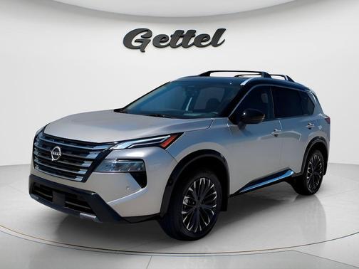 Champagne Silver Metallic/Super Black 2026 Nissan Rogue Platinum