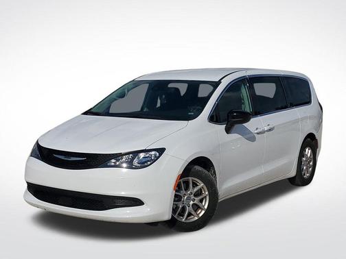 2024 Chrysler Voyager LX