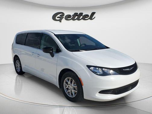 2024 Chrysler Voyager LX