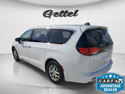 2024 Chrysler Voyager LX