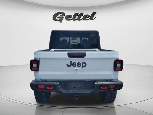 Bright White Clearcoat 2024 Jeep Gladiator Rubicon