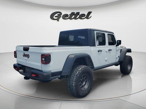 Bright White Clearcoat 2024 Jeep Gladiator Rubicon