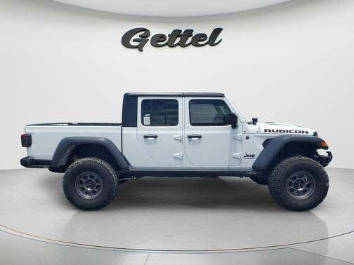 Bright White Clearcoat 2024 Jeep Gladiator Rubicon