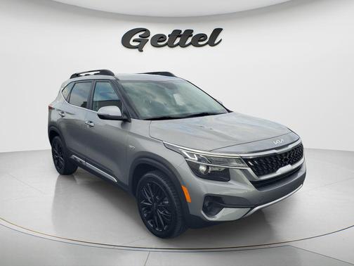 Steel Gray 2023 Kia Seltos Nightfall Edition