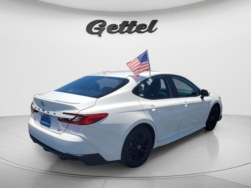 Ice Cap 2025 Toyota Camry SE
