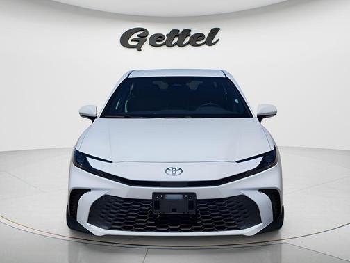 Ice Cap 2025 Toyota Camry SE