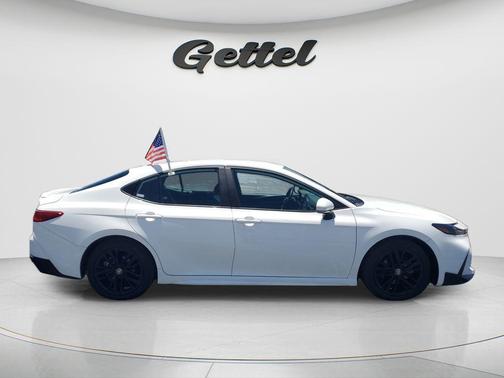 Ice Cap 2025 Toyota Camry SE