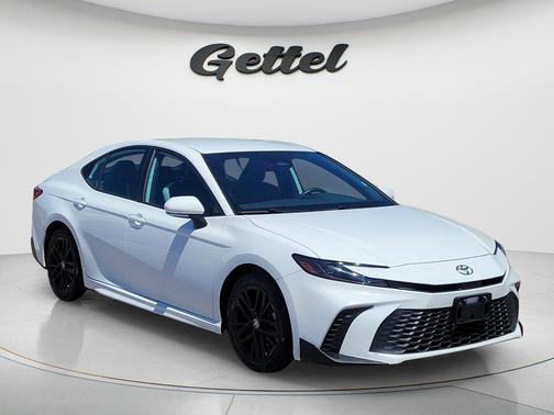 Ice Cap 2025 Toyota Camry SE
