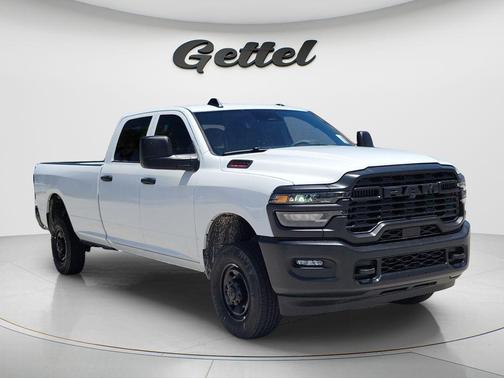 Bright White Clearcoat 2026 RAM 2500 Tradesman Crew Cab 4x4 8' Box