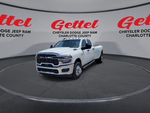 2025 RAM 3500 Tradesman Crew Cab 4x2 8' Box