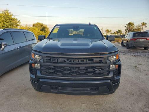 2023 Chevrolet Silverado 1500 Custom