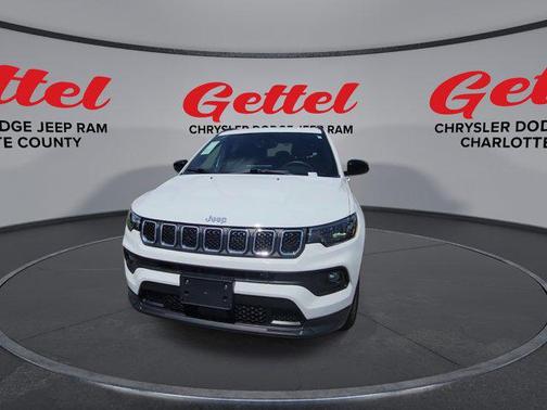 2023 Jeep Compass Latitude Lux