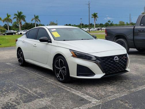 2023 Nissan Altima SR FWD