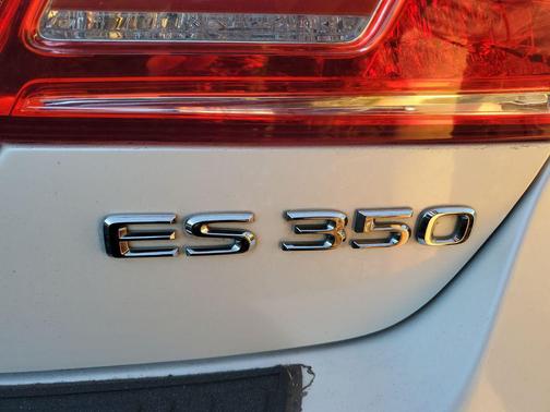 Starfire Pearl 2011 Lexus ES 350 Base