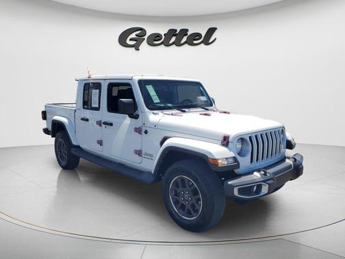 Bright White Clearcoat 2023 Jeep Gladiator Overland