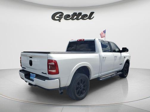 Bright White Clearcoat 2021 RAM 2500 Laramie Crew Cab 4x4 6'4' Box