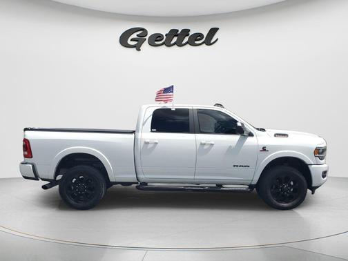 Bright White Clearcoat 2021 RAM 2500 Laramie Crew Cab 4x4 6'4' Box