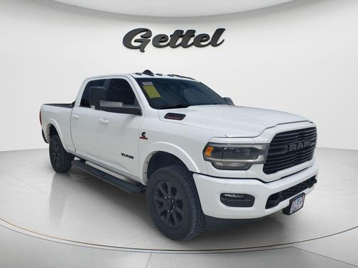 Bright White Clearcoat 2021 RAM 2500 Laramie Crew Cab 4x4 6'4' Box