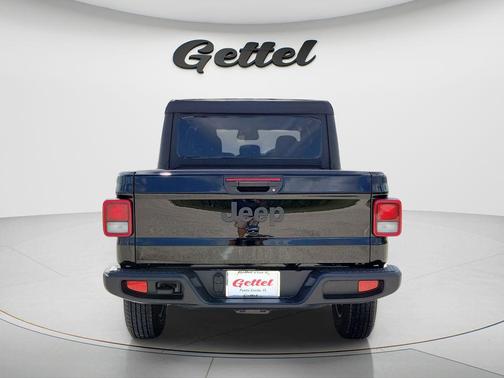 Black Clearcoat 2026 Jeep Gladiator Sport S