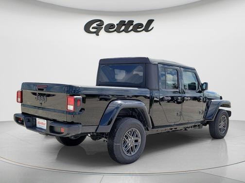Black Clearcoat 2026 Jeep Gladiator Sport S