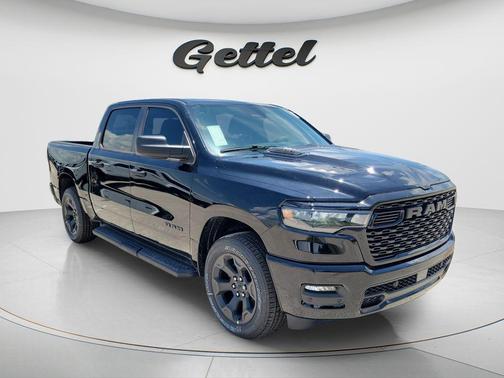 Diamond Black Crystal Pearlcoat 2026 RAM 1500 Express