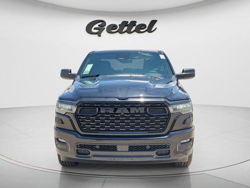Diamond Black Crystal Pearlcoat 2026 RAM 1500 Express
