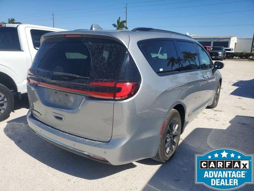2021 Chrysler Pacifica Touring