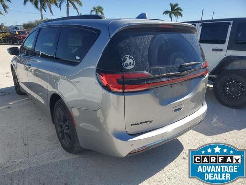 2021 Chrysler Pacifica Touring