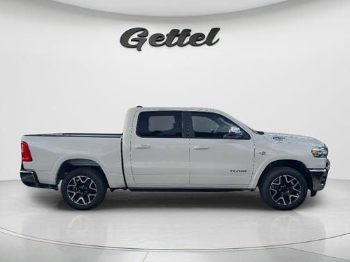 Ivory White Tri-Coat Pearlcoat 2026 RAM 1500 Laramie