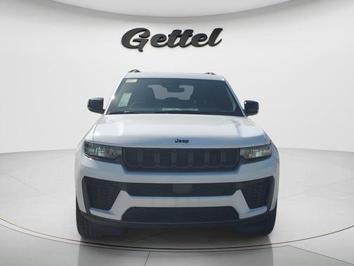 Bright White Clearcoat 2026 Jeep Grand Cherokee Altitude