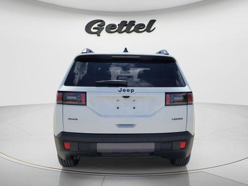 2026 Jeep Cherokee Laredo 4x4