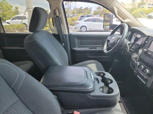 2019 RAM 3500 Tradesman Crew Cab 4x4 8' Box