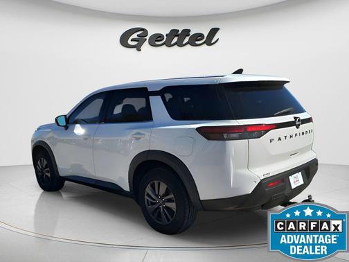 2023 Nissan Pathfinder S FWD