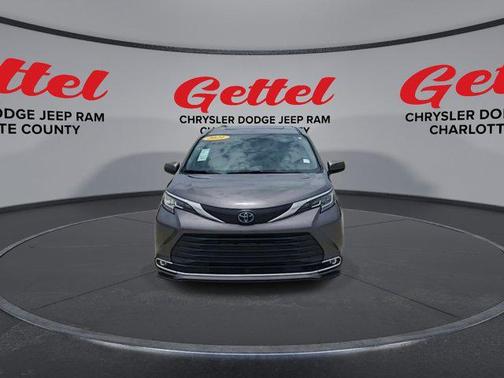 2021 Toyota Sienna XLE 7 Passenger