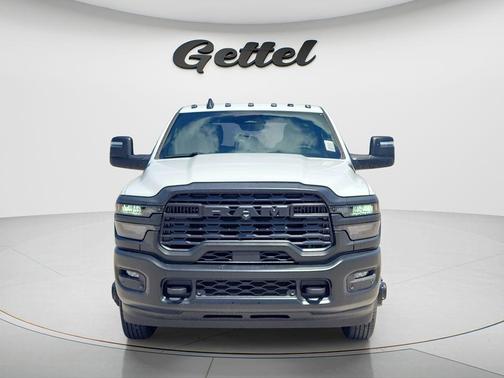 Bright White Clearcoat 2026 RAM 3500 Tradesman Crew Cab 4x4 8' Box